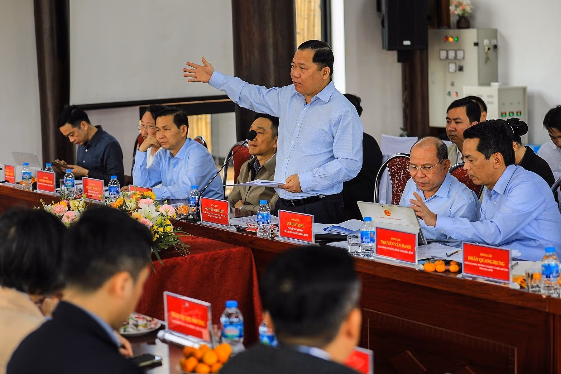 potal-hoa-binh-kiem-tra-tien-do-xoa-nha-tam-nha-dot-nat-va-du-an-khu-nong-nghiep-cong-nghe-cao-7924380.jpg