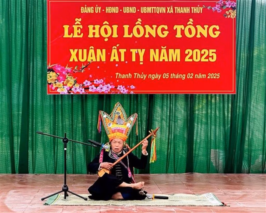 215343-potal-le-hoi-long-tong-cua-nguoi-tay-ha-giang-7840611.jpg