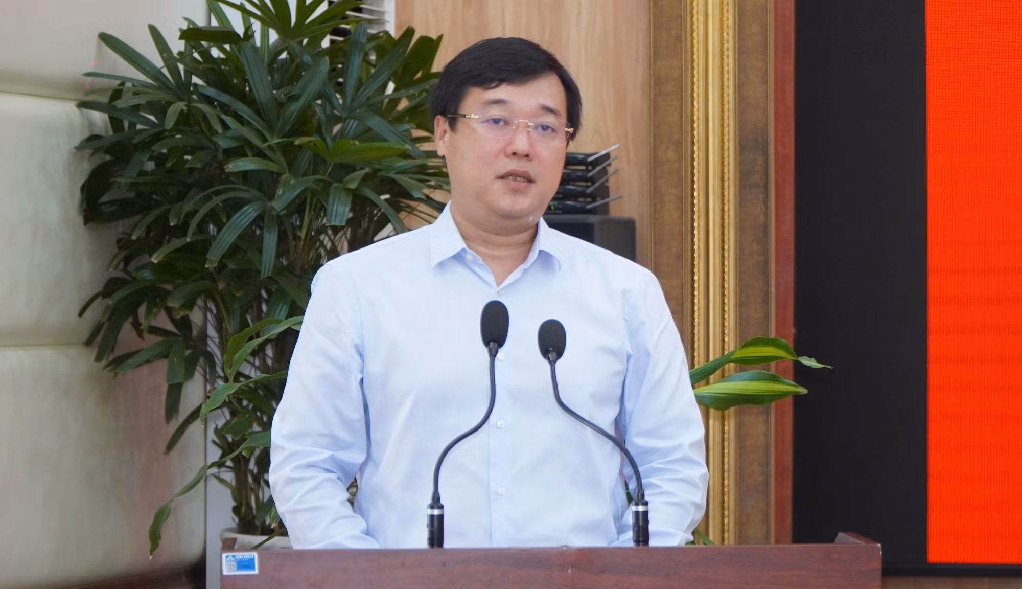 potal-dong-thap-cong-bo-cac-quyet-dinh-ve-to-chuc-bo-may-va-cong-tac-can-bo-7883743.jpg