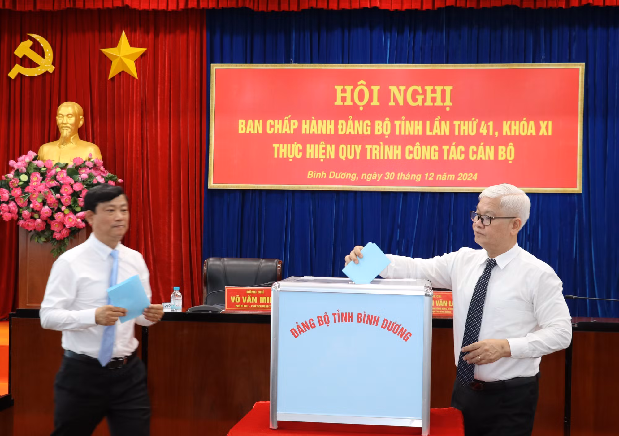 potal-tinh-uy-binh-duong-thuc-hien-quy-trinh-ve-cong-tac-can-bo-7782036-1.jpg