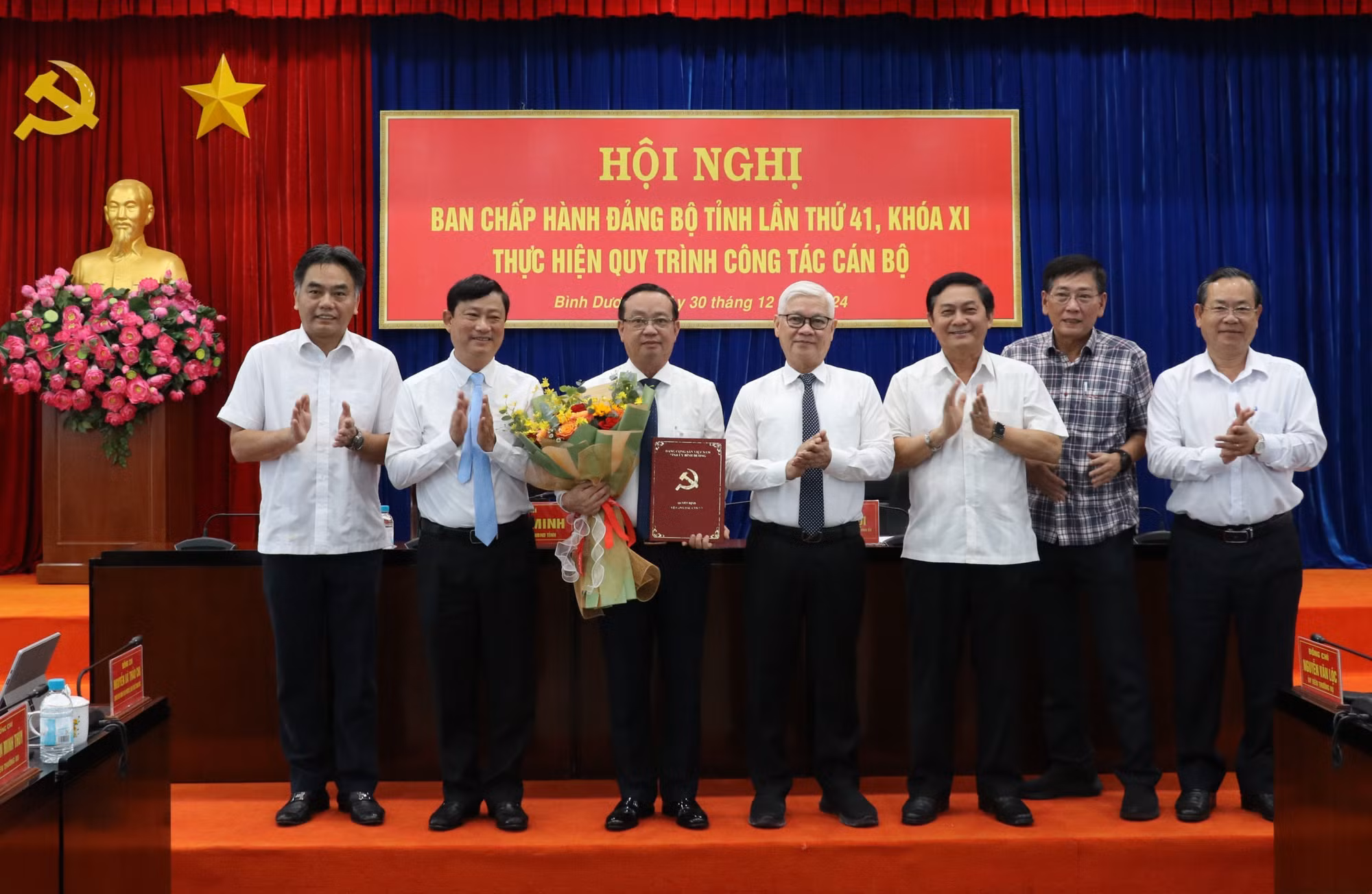 potal-tinh-uy-binh-duong-thuc-hien-quy-trinh-ve-cong-tac-can-bo-7782006.jpg