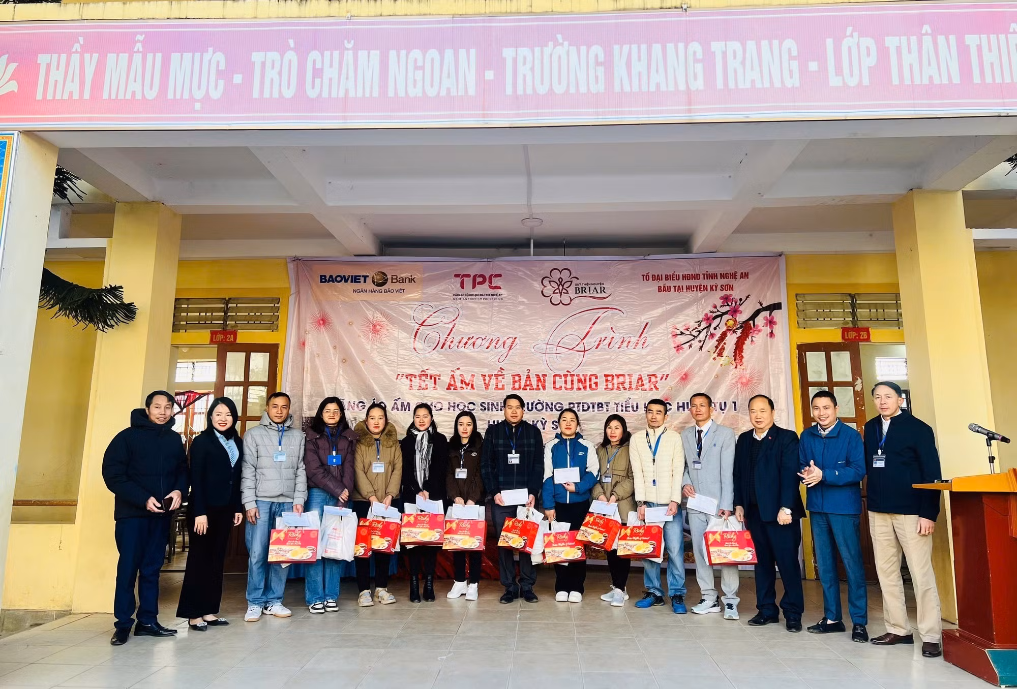 potal-mang-tet-am-ve-ban-tai-huyen-bien-gioi-ky-son-7804837.jpg