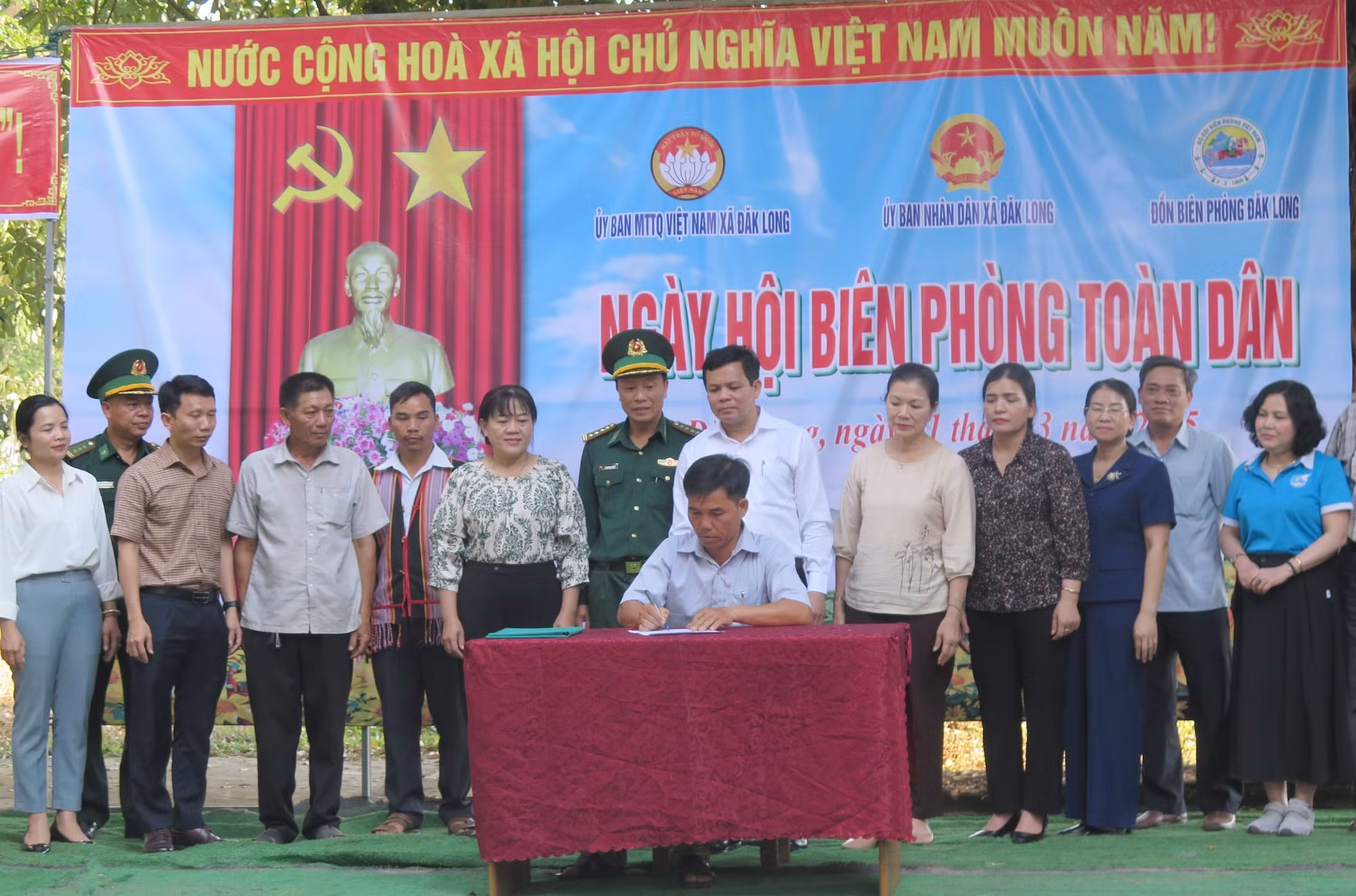 potal-kon-tum-to-chuc-ngay-hoi-bien-phong-toan-dan-7881878.jpg