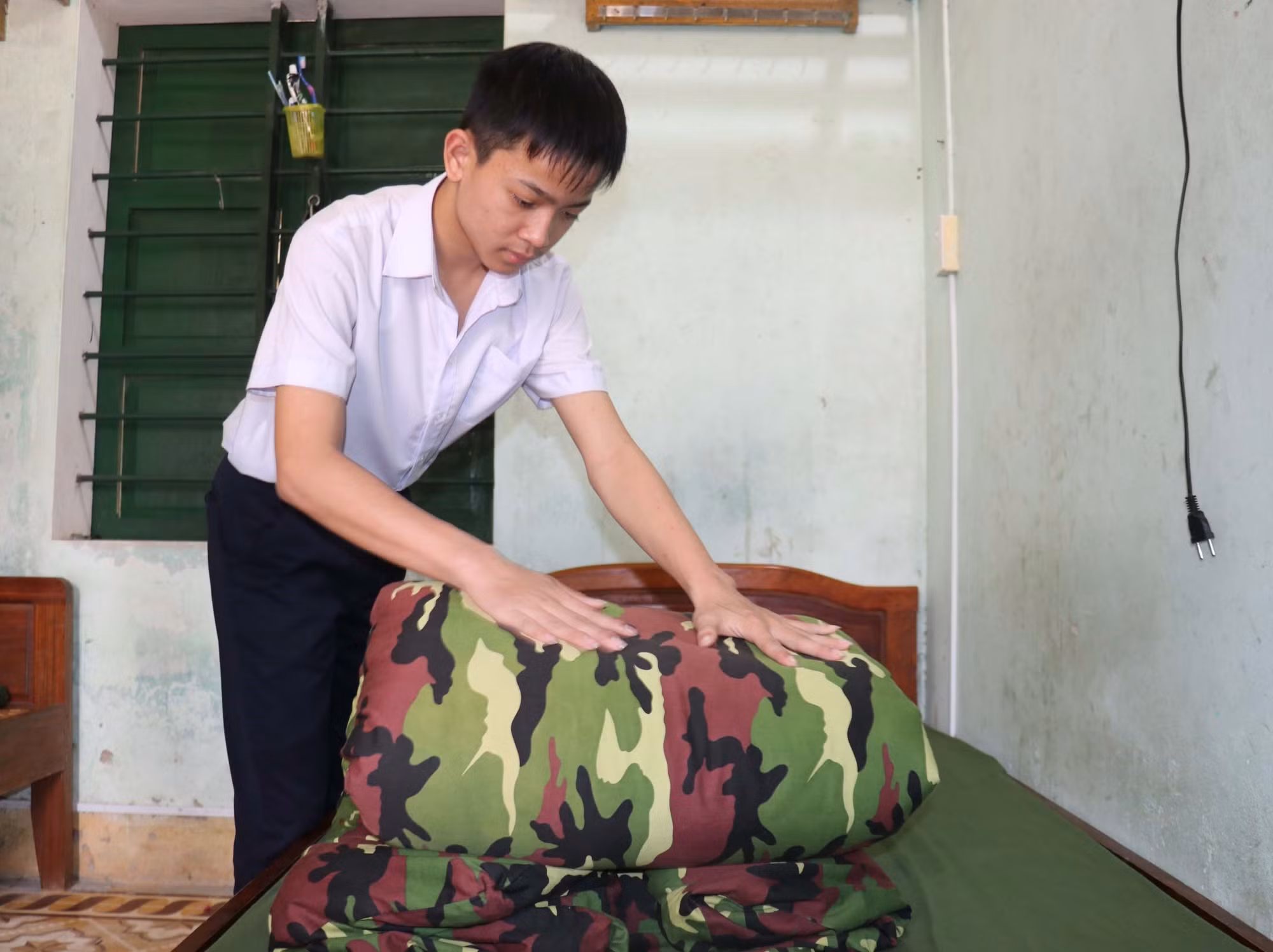 potal-nhung-ong-bo-nuoi-mang-quan-ham-xanh-noi-vung-bien-quang-tri-7863421.jpg