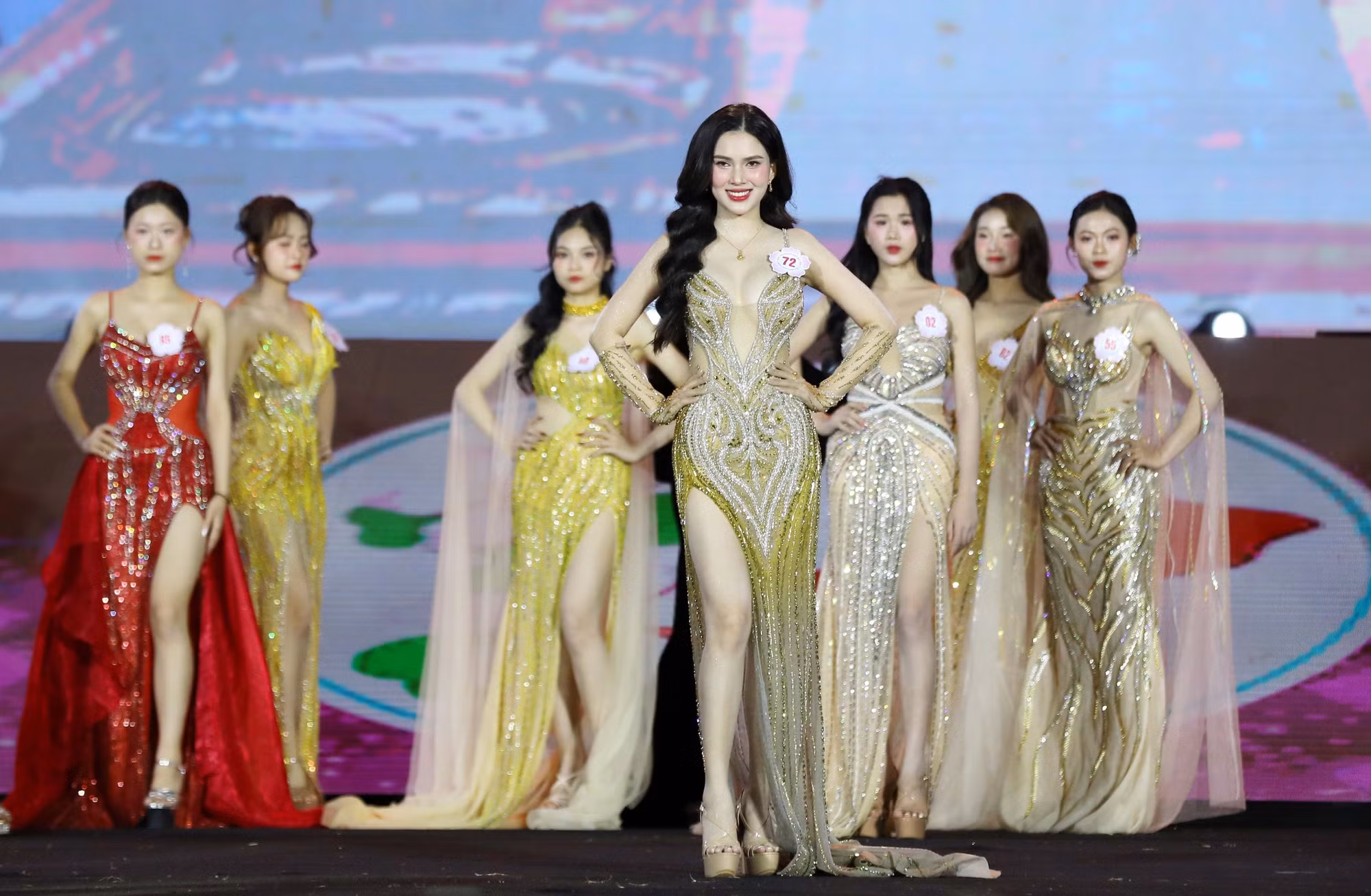 potal-phan-tran-linh-dan-dang-quang-nguoi-dep-hoa-ban-2025-7916447.jpg