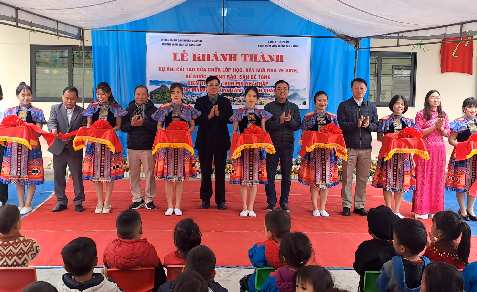 potal-khanh-thanh-diem-truong-vung-cao-bien-gioi-ha-giang-7904126.jpg