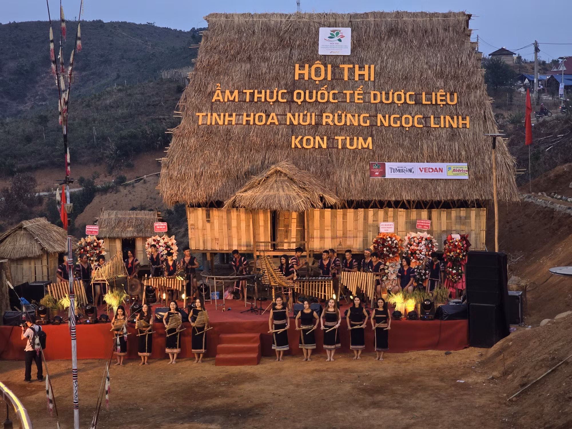 potal-bao-ton-nha-rong-truyen-thong-tai-kon-tum-7797789.jpg
