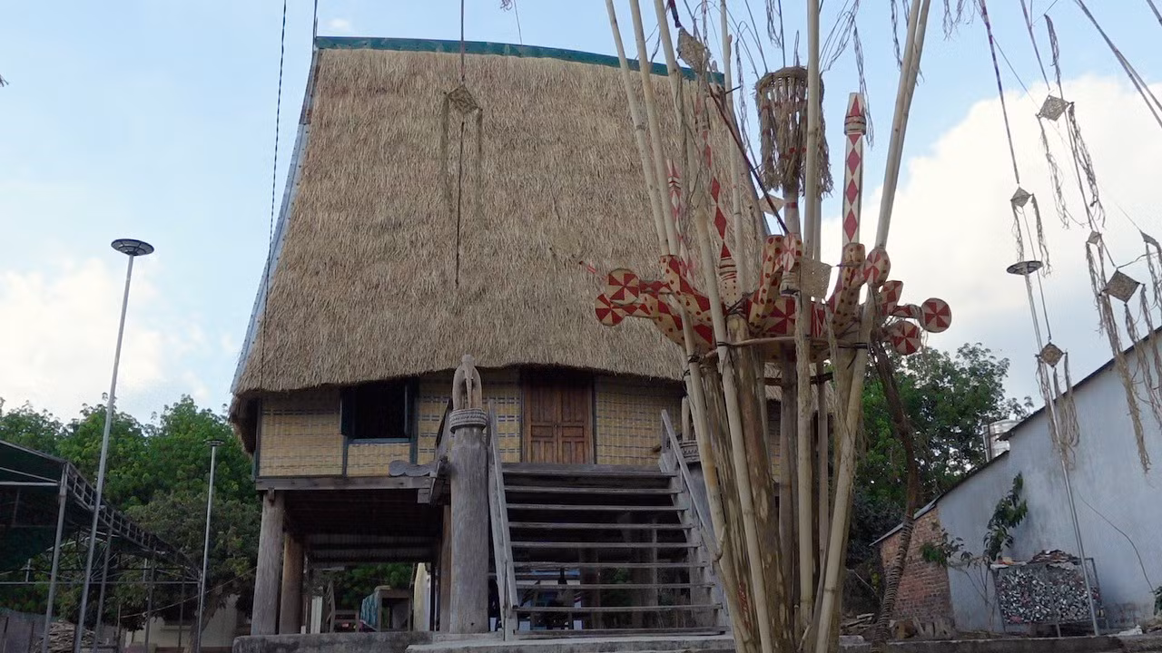 potal-bao-ton-khong-gian-nha-rong-truyen-thong-tai-kon-tum-7797786.jpg
