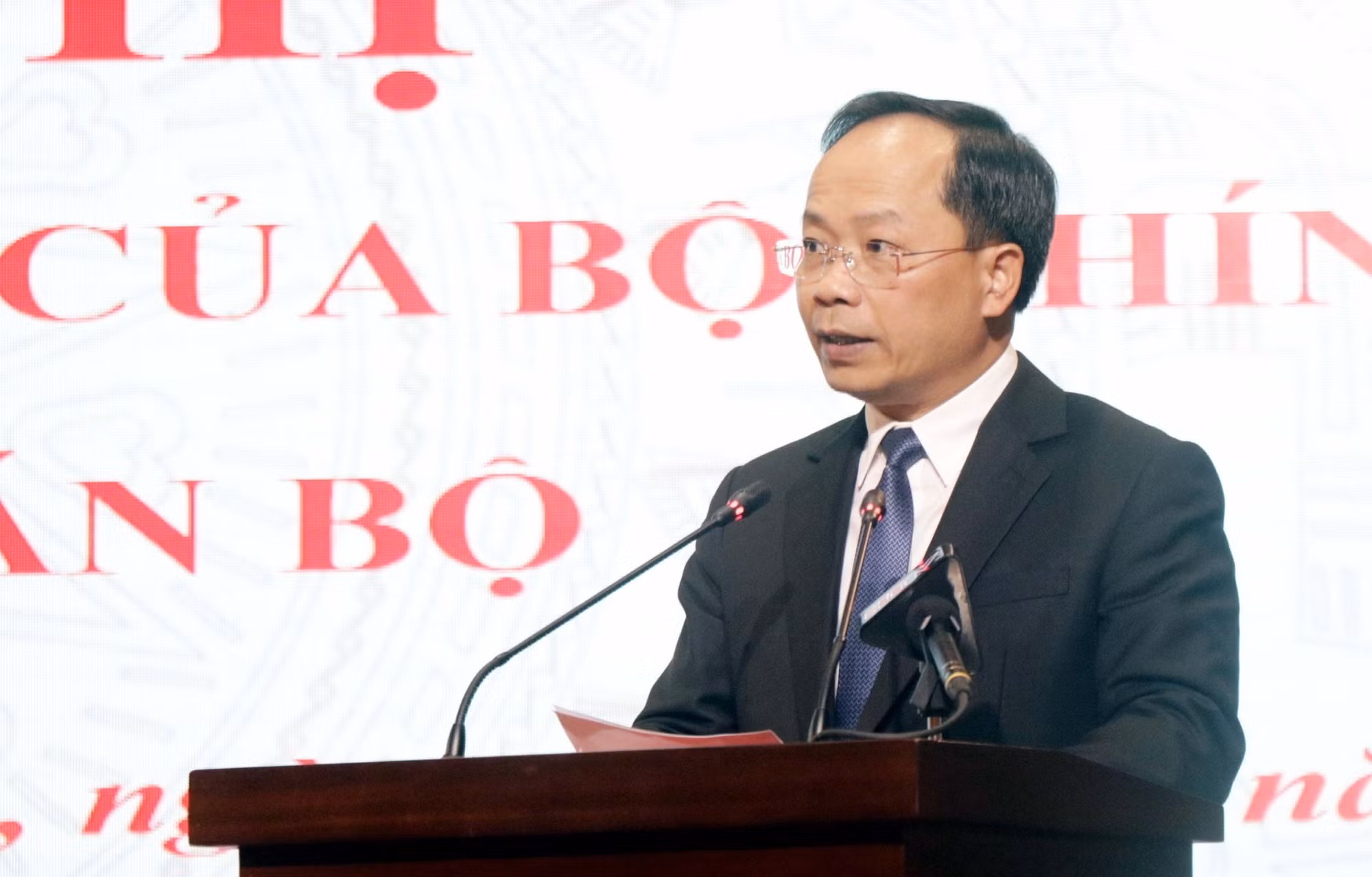 potal-ha-tinh-hoi-nghi-cong-bo-tan-bi-thu-tinh-uy-7881841.jpg