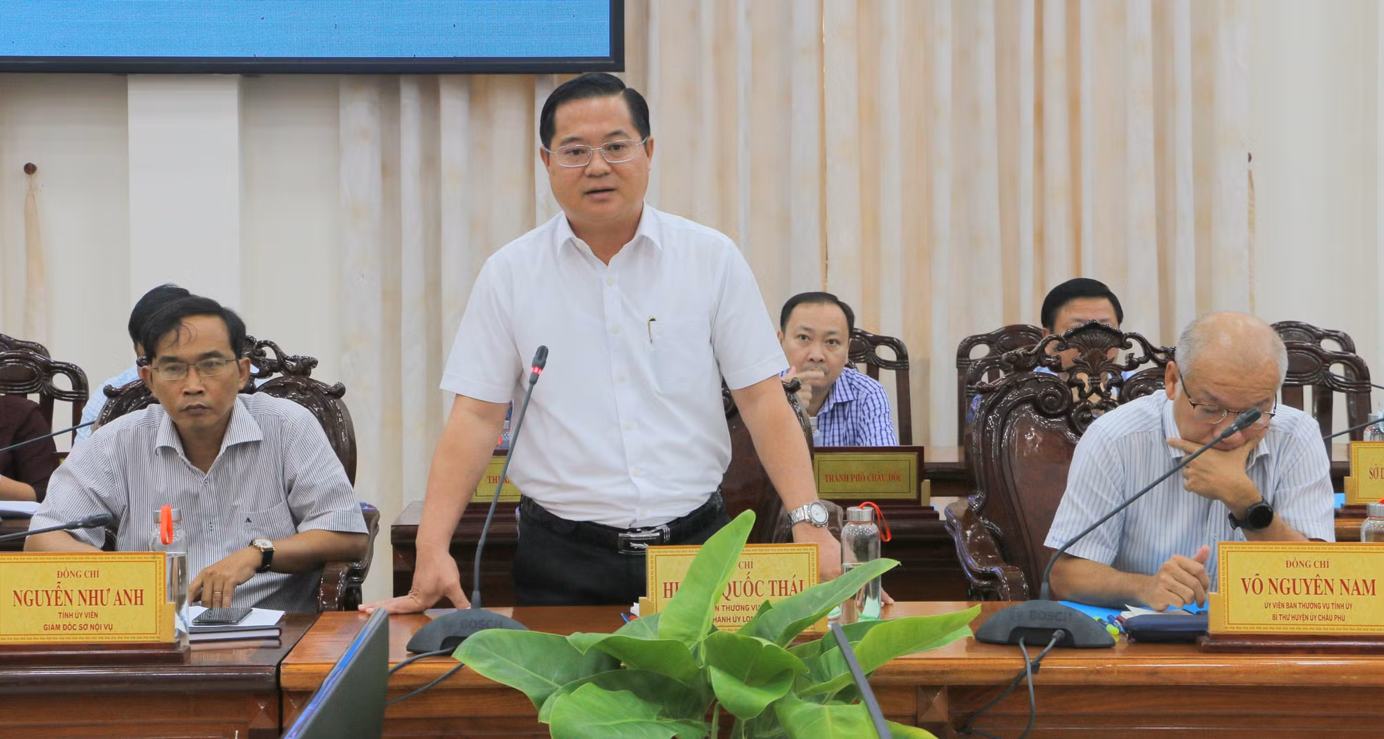 potal-an-giang-quyet-tam-hoan-thanh-xoa-nha-tam-dot-nat-trong-thang-6-nam-2025-7935753.jpg