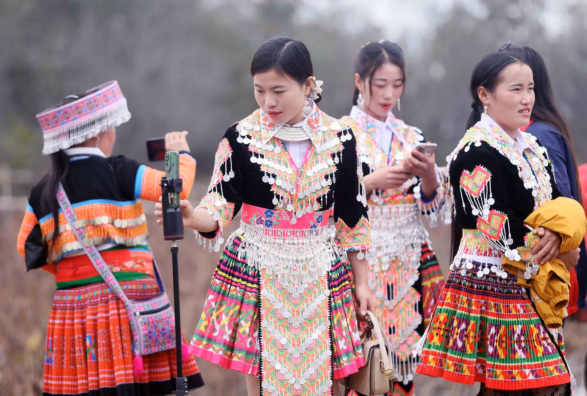 potal-dong-bao-dan-toc-mong-o-son-la-ron-rang-vui-xuan-don-tet-7792720.jpg