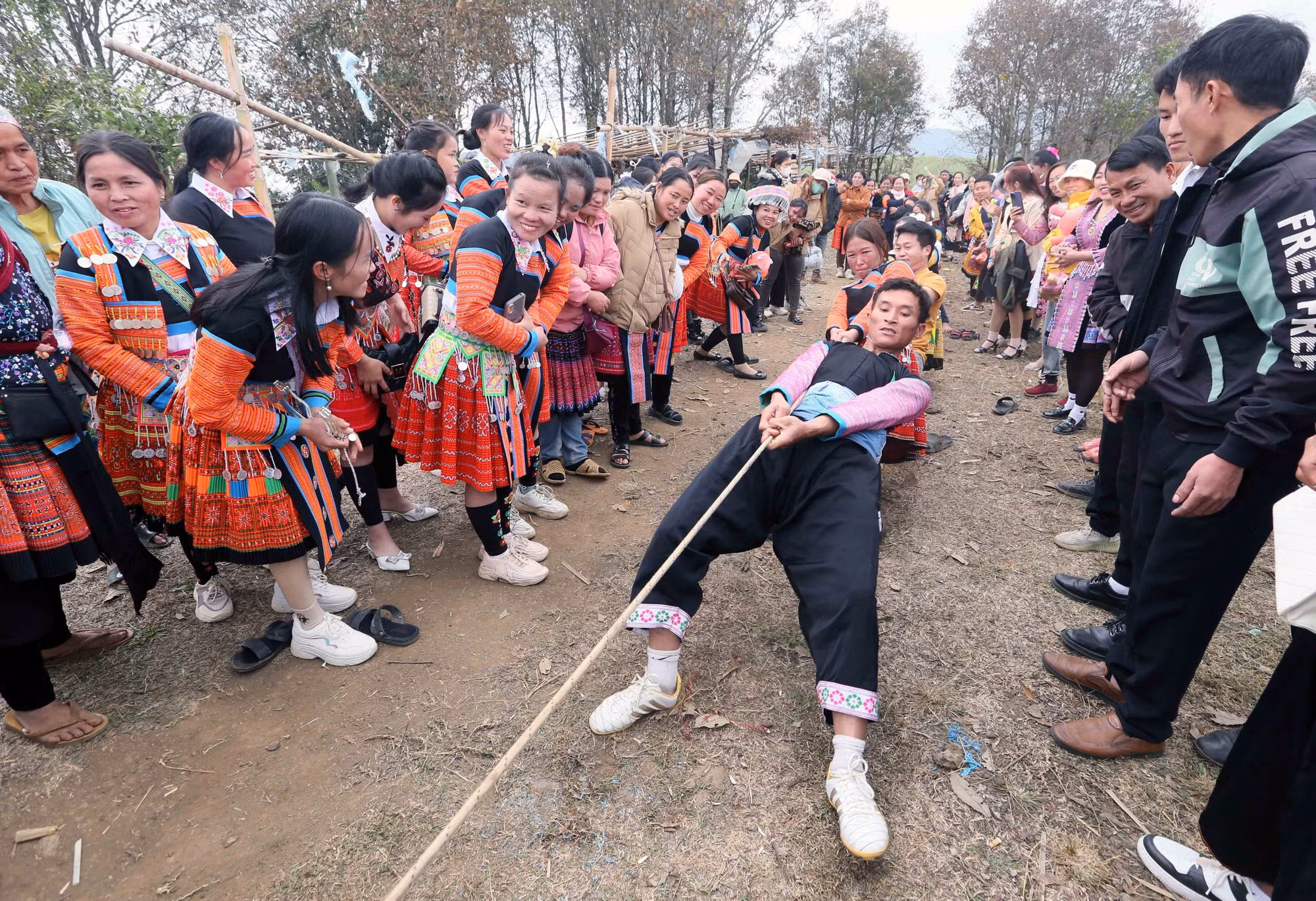 potal-dong-bao-dan-toc-mong-o-son-la-ron-rang-vui-xuan-don-tet-7792727.jpg