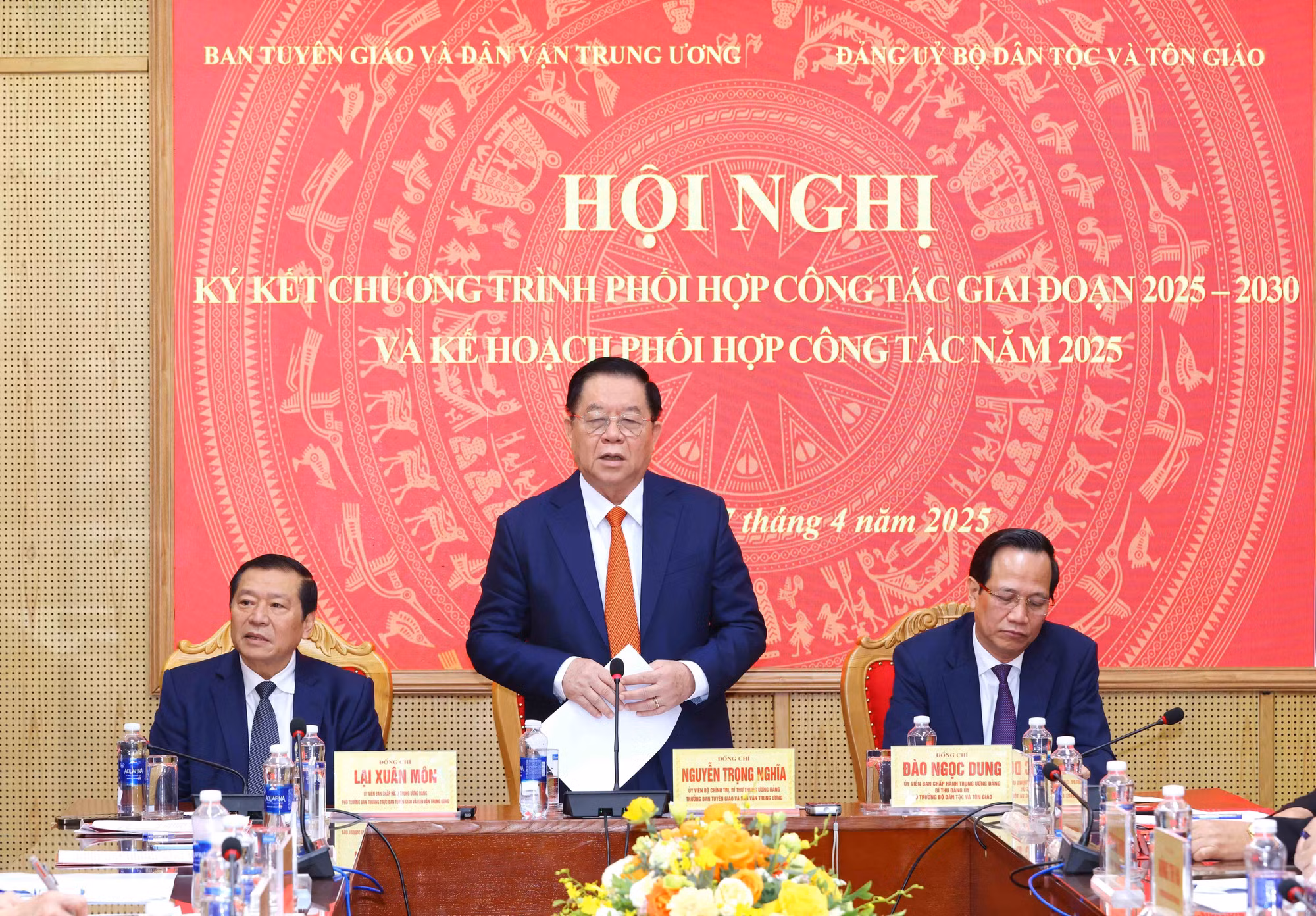 potal-ky-ket-chuong-trinh-phoi-hop-cong-tac-giua-ban-tuyen-giao-va-dan-van-trung-uong-voi-dang-uy-bo-dan-toc-va-ton-giao-7978841.jpg