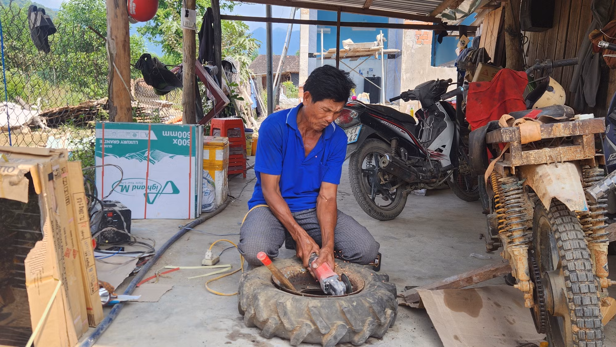 potal-binh-dinh-khanh-thanh-cong-trinh-cap-dien-lang-canh-tien-tu-luoi-dien-quoc-gia-7996821.jpg
