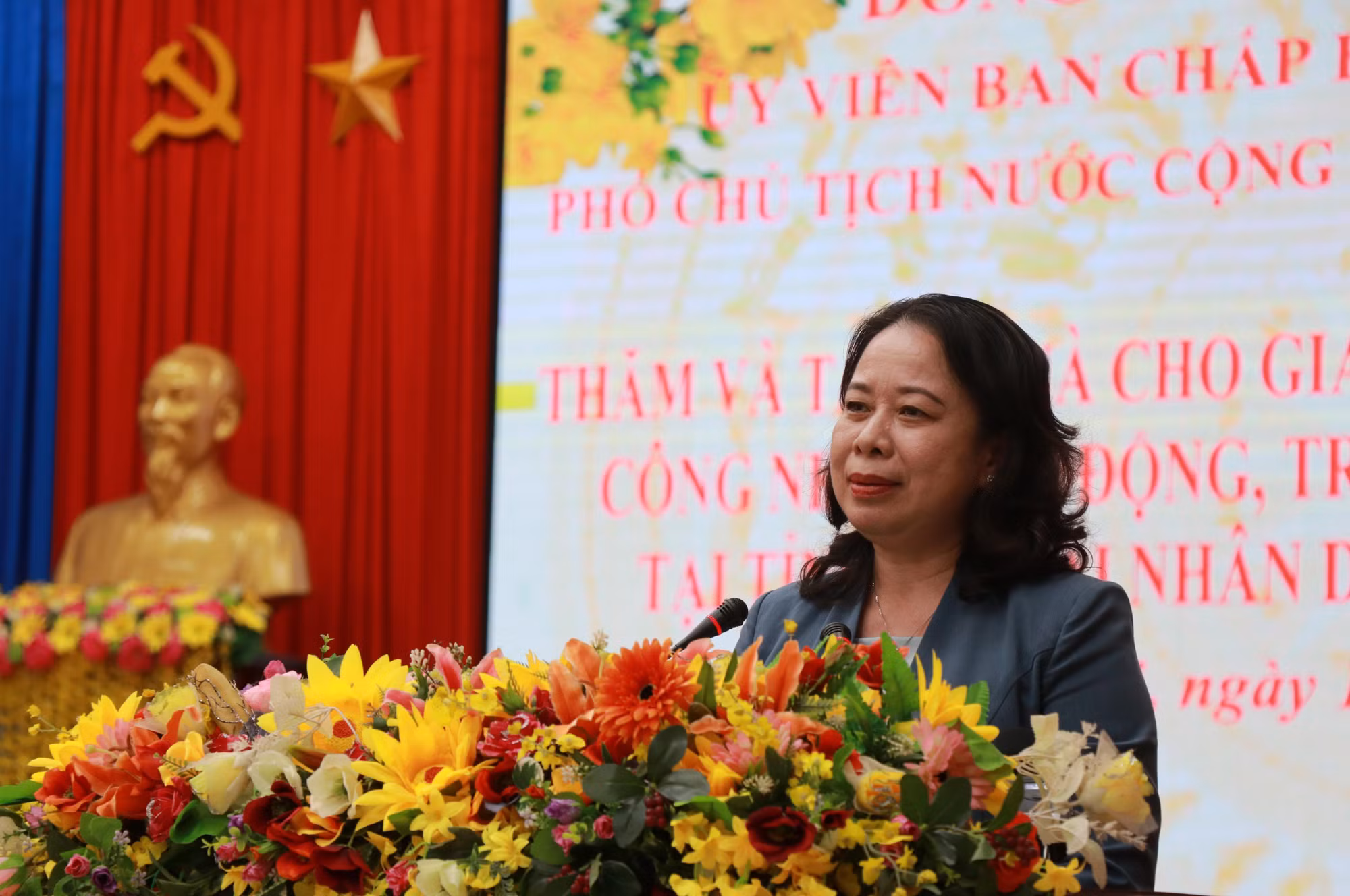 potal-pho-chu-tich-nuoc-vo-thi-anh-xuan-tham-chuc-tet-tai-gia-lai-7806987.jpg