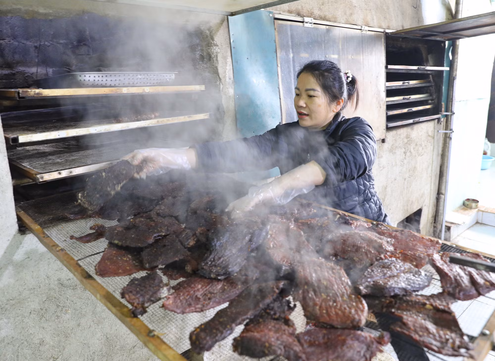 potal-cac-co-so-san-xuat-thit-say-mien-dong-o-dien-bien-vao-vu-tet-7807663.jpg