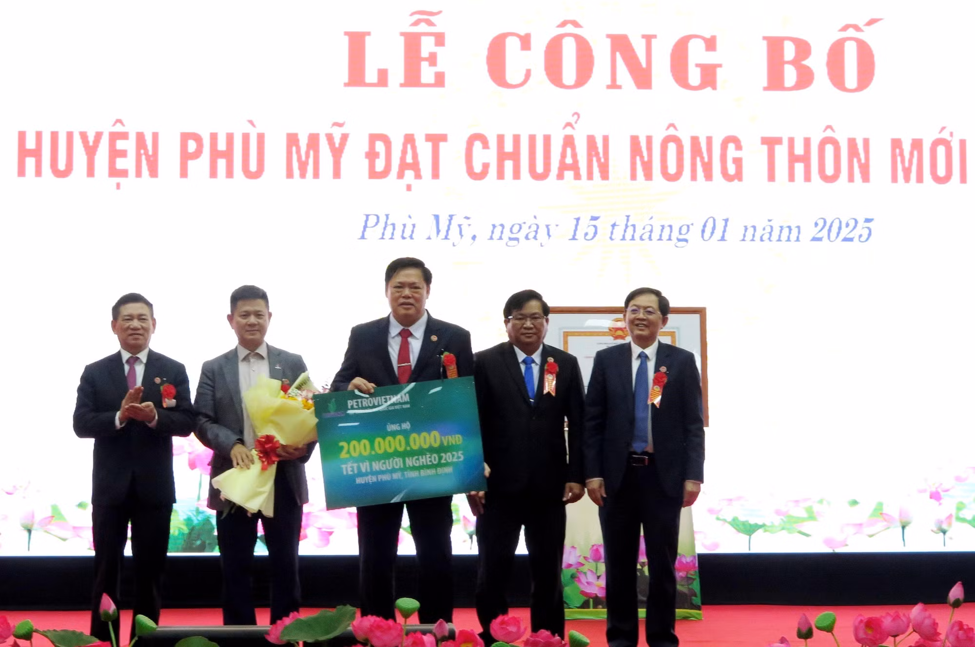 potal-cong-bo-huyen-phu-my-binh-dinh-dat-chuan-nong-thon-moi-7808443.jpg