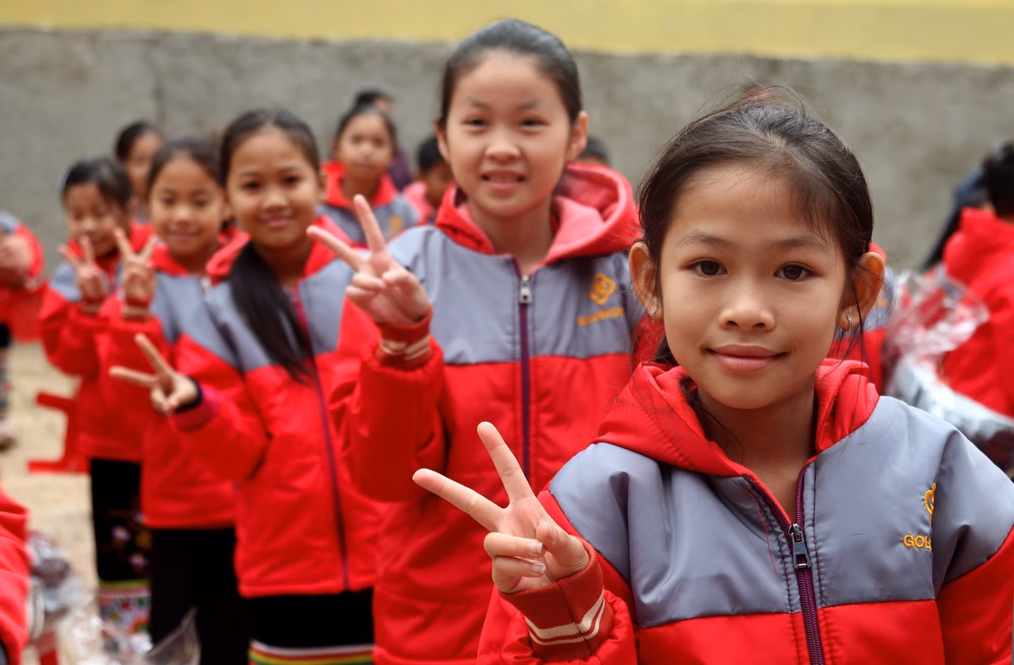 potal-mang-mua-dong-am-toi-tre-em-ngheo-mien-nui-nghe-an-7784463.jpg