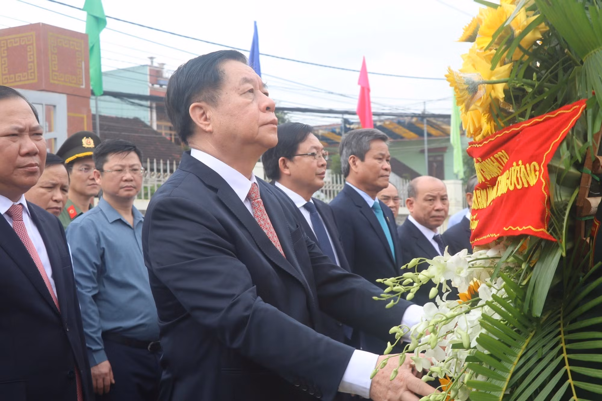 potal-truong-ban-tuyen-giao-va-dan-van-trung-uong-dang-huong-tai-tuong-dai-chien-thang-nui-ba-7943134.jpg
