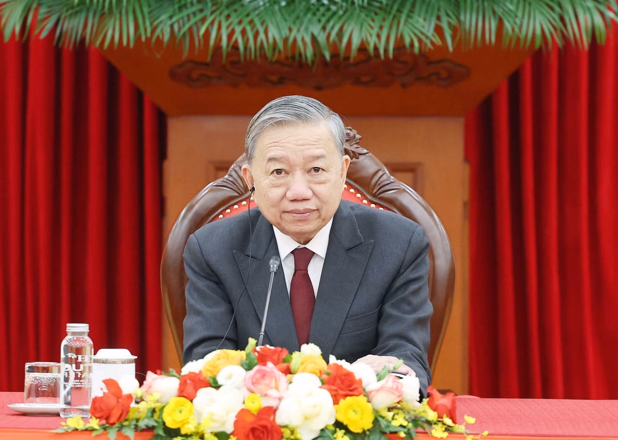 Nghị quyết của Bộ Chính trị về đột phá phát triển khoa học, công nghệ, đổi mới sáng tạo và chuyển đổi số quốc gia