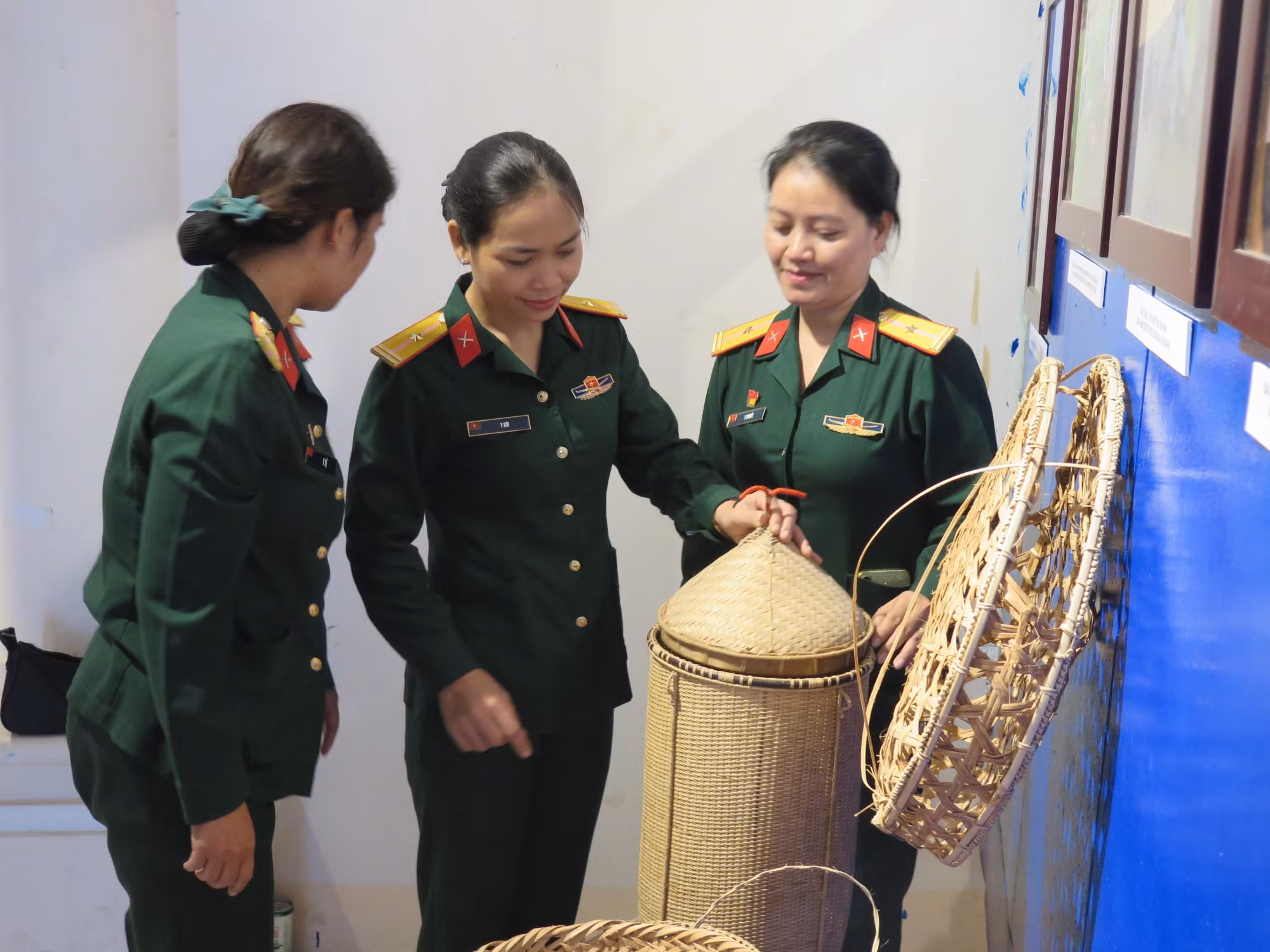 potal-trinh-dien-trung-bay-nghe-thu-cong-truyen-thong-cua-cac-dan-toc-thieu-so-kon-tum-7777025.jpg