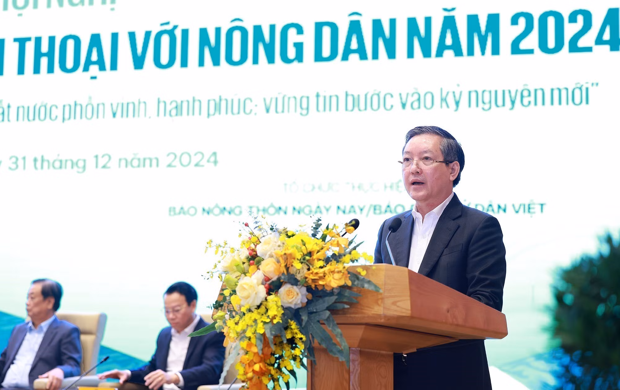potal-thu-tuong-pham-minh-chinh-doi-thoai-voi-nong-dan-7783489.jpg