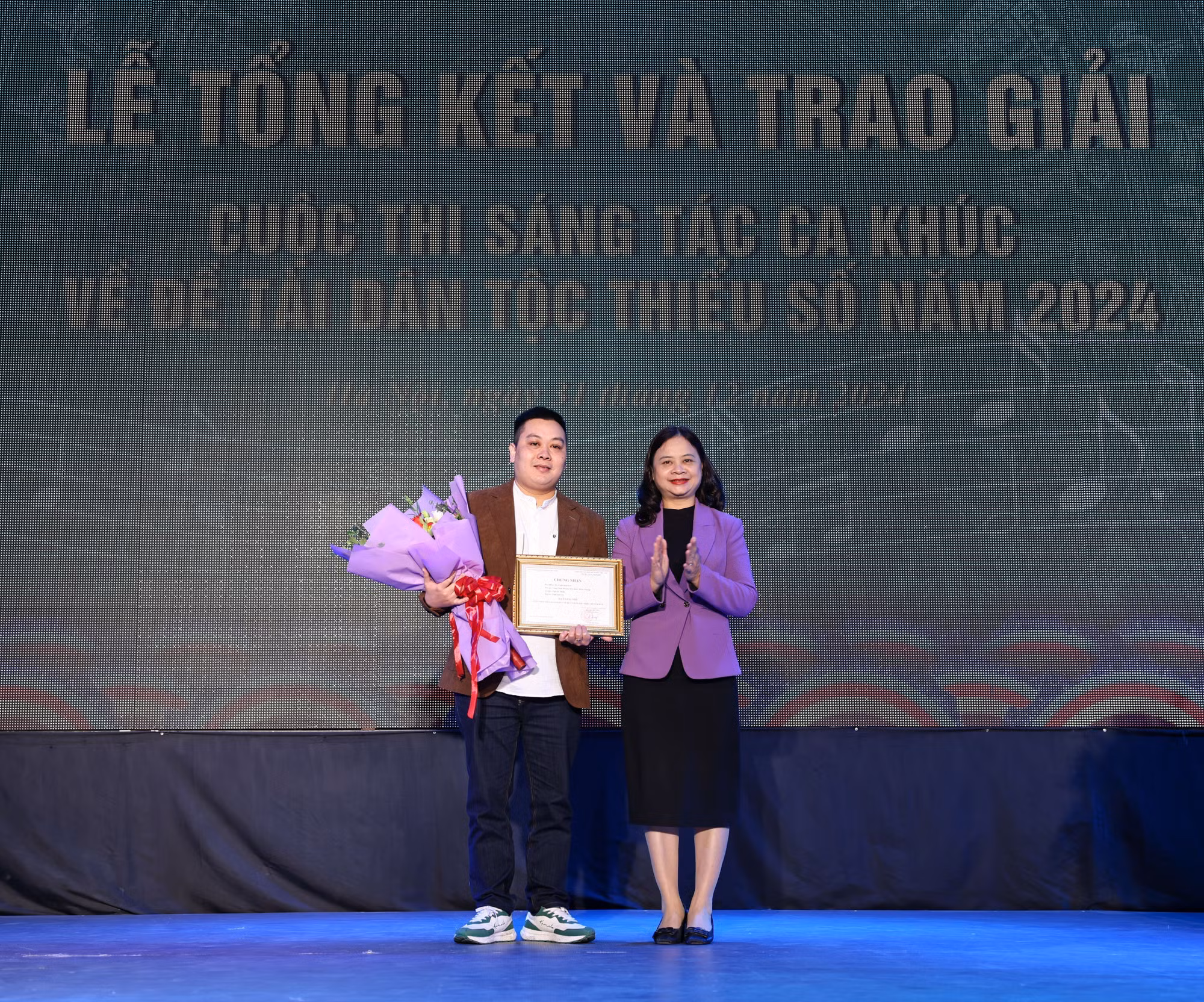 potal-trao-giai-cuoc-thi-sang-tac-ca-khuc-ve-de-tai-dan-toc-thieu-so-nam-2024-7783773.jpg