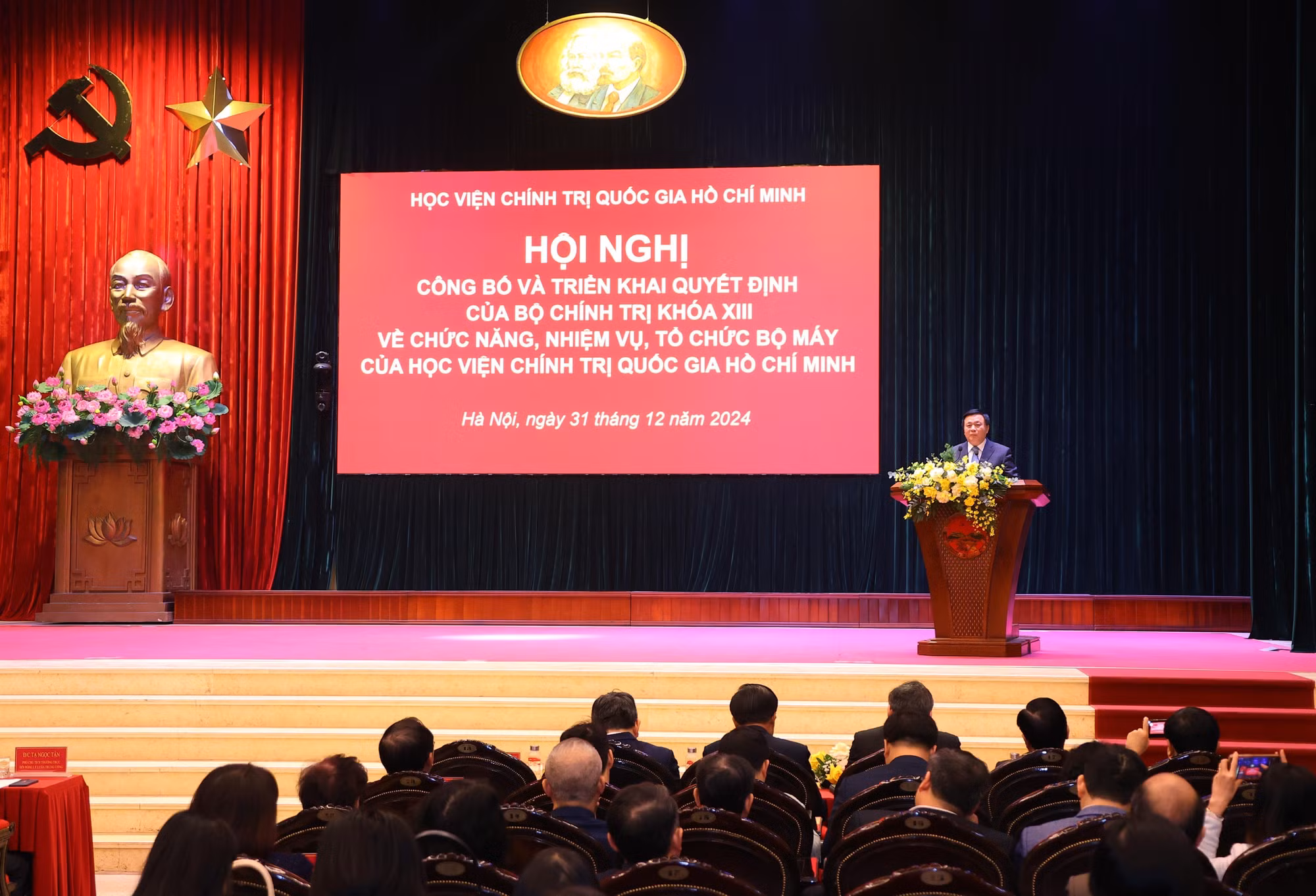 potal-hoc-vien-chinh-tri-quoc-gia-ho-chi-minh-cong-bo-chuc-nang-nhiem-vu-to-chuc-bo-may-7783425.jpg