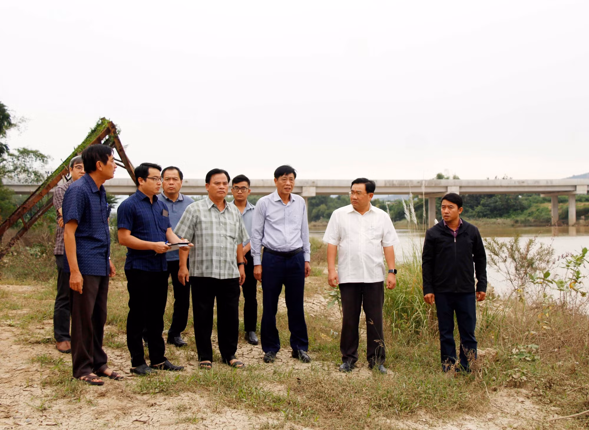 potal-ninh-thuan-can-som-khac-phuc-triet-de-tinh-trang-sat-lo-bo-song-dinh-7776078.jpg