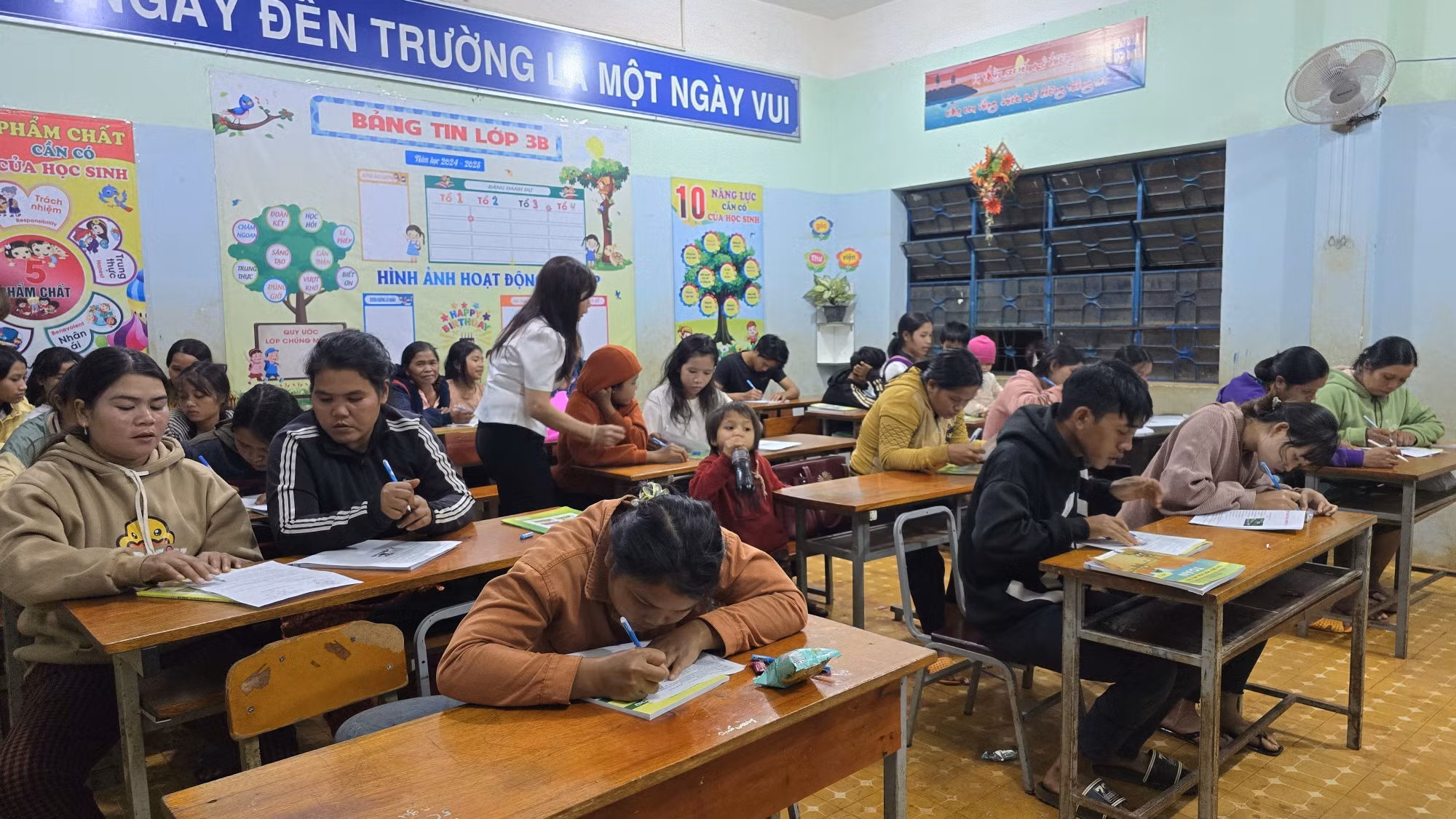 potal-gia-lai-xoa-mu-chu-nang-cao-doi-song-dong-bao-vung-dan-toc-thieu-so-7781913-1.jpg
