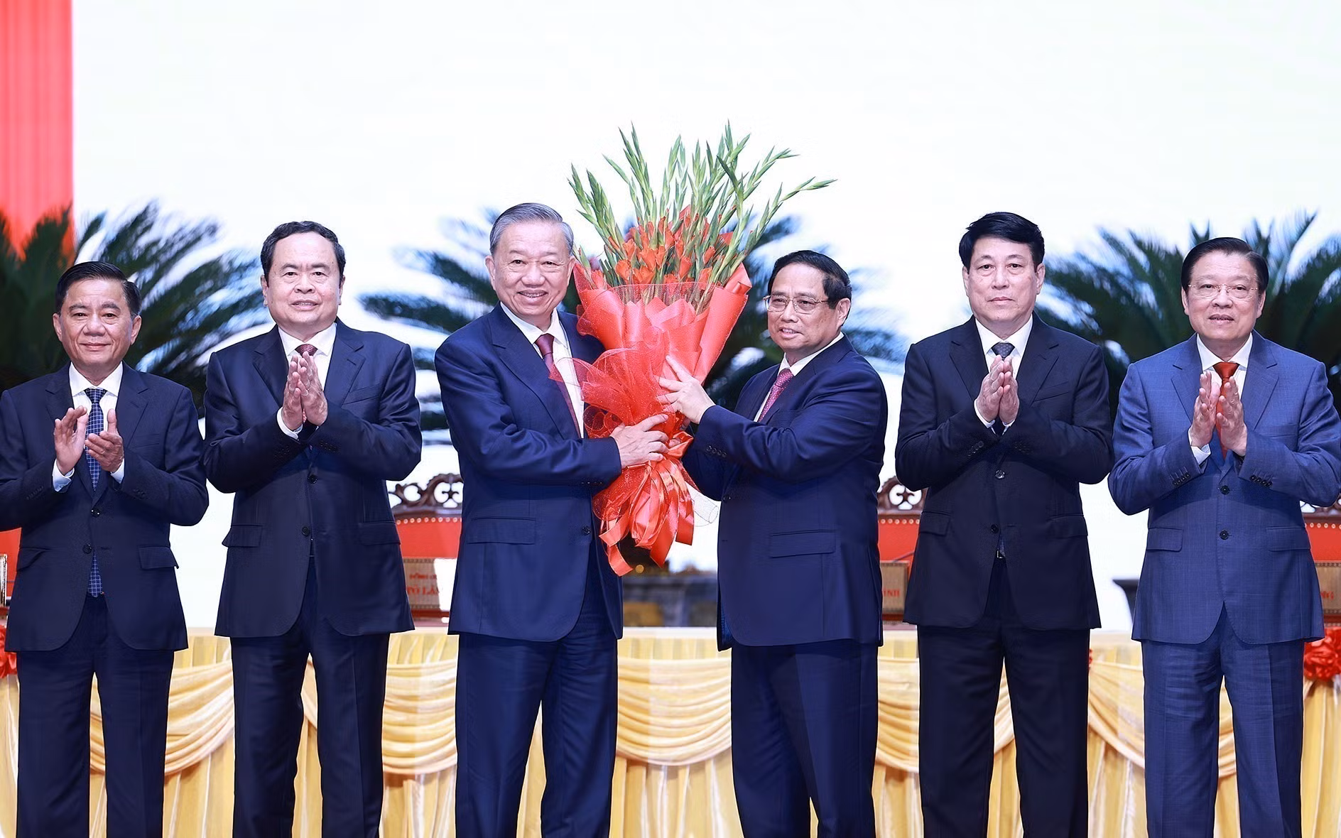 potal-10-su-kien-noi-bat-cua-viet-nam-nam-2024-do-ttxvn-binh-chon-su-kien-2-kien-toan-cac-chuc-danh-lanh-dao-chu-chot-7774235.jpg