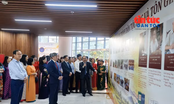 Phát huy nguồn lực nhân văn, hướng tới phát triển bền vững