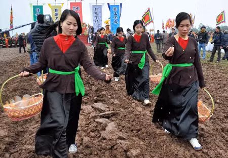 Độc đáo lễ hội Xuân Nhâm Thìn ảnh 1