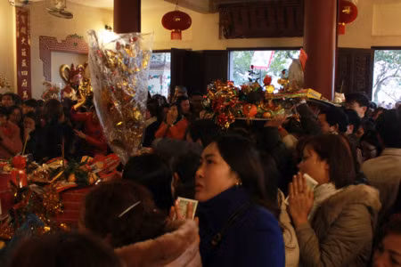 Chen chân lễ Phủ Tây Hồ ảnh 4
