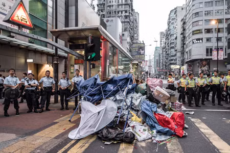 Cảnh sát Hong Kong bắt 26 người biểu tình ở Mong Kok ảnh 1