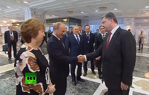 Tổng thống Nga - Ukraine bàn cách khôi phục hòa bình ảnh 1