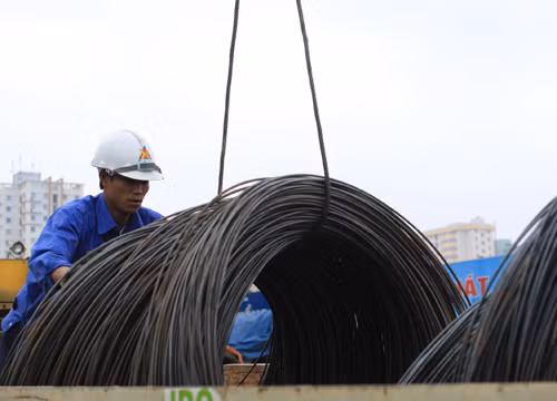 Ngành thép lo ngại bị thép Nga bóp nghẹt ảnh 1