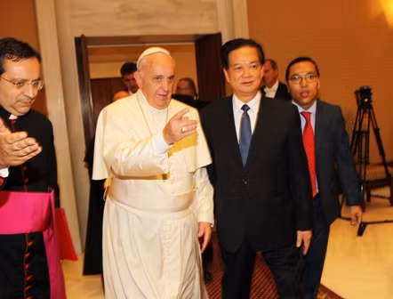 Thủ tướng Nguyễn Tấn Dũng hội kiến Giáo hoàng Francis ảnh 2