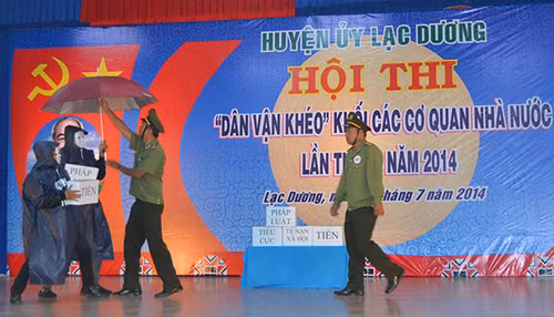 Kỷ niệm ngày truyền thống công tác dân vận (15/10):Tăng cường, đổi mới công tác dân vận ảnh 1