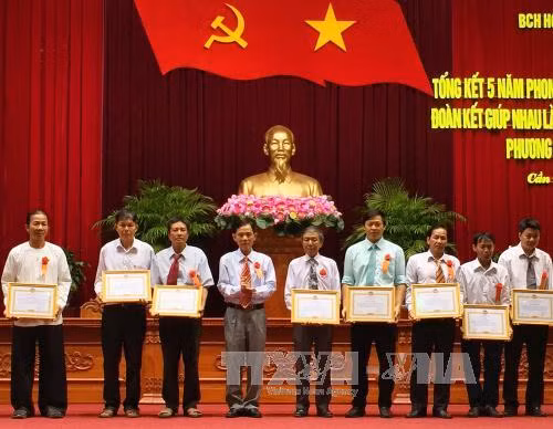 Cần Thơ khen thưởng nông dân sản xuất kinh doanh giỏi ảnh 1