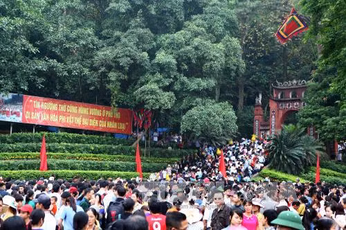Vùng núi phía Bắc nắng nóng, Trung và Nam bộ mưa rào ảnh 1