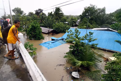Bão Jangmi hoành hành miền Nam Philippines ảnh 1