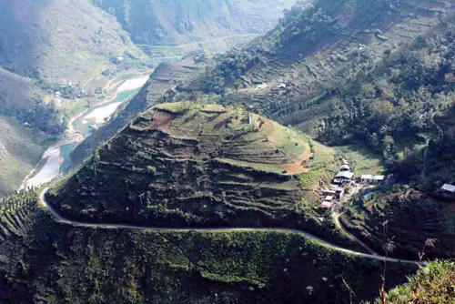 Hùng vĩ Cao nguyên đá Đồng Văn ảnh 3