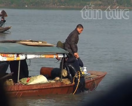 Đã xác định vị trí tàu chìm trên sông Hồng ảnh 1