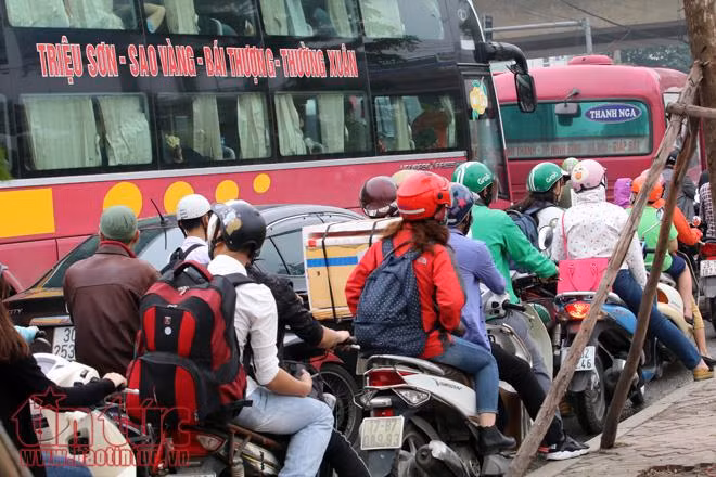Người dân 'rồng rắn' về quê nghỉ lễ 30/4 ảnh 5