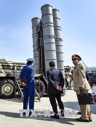 Sau vụ Mỹ không kích, Nga không ngần ngại cấp tên lửa S-300 cho Syria ảnh 1
