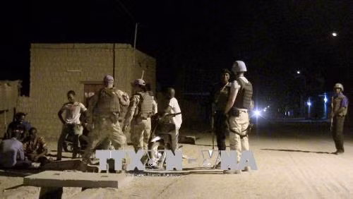Nhiều tiếng nổ lớn làm rung chuyển thành phố Timbuktu của Mali ảnh 1