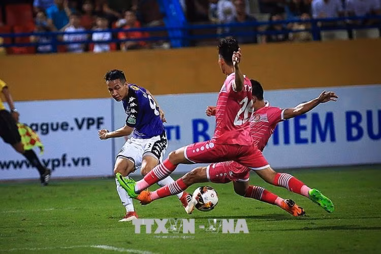 V.League 2018: Những trận hòa kịch tính khiến bảng xếp hạng không thay đổi ảnh 1