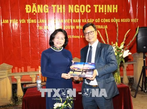 Phó Chủ tịch nước thăm Tổng lãnh sự quán và gặp gỡ kiều bào tại Sydney, Australia ảnh 1