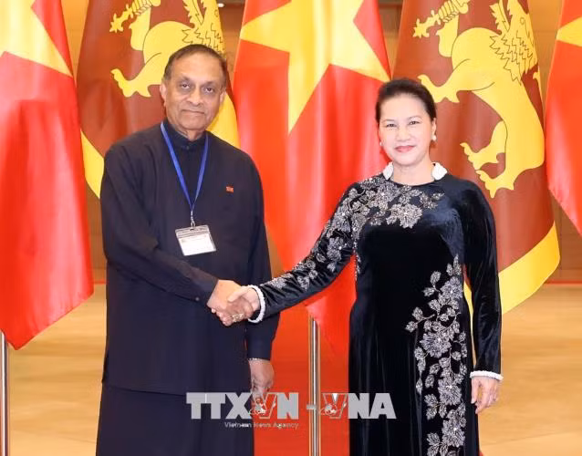 Chủ tịch Quốc hội Sri Lanka kết thúc tốt đẹp chuyến thăm chính thức Việt Nam ảnh 1